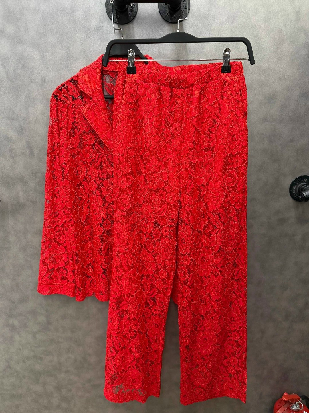 стильные женские костюмы,стильные наряды,элегантный костюм женский,брючный костюм,костюм с кружевом