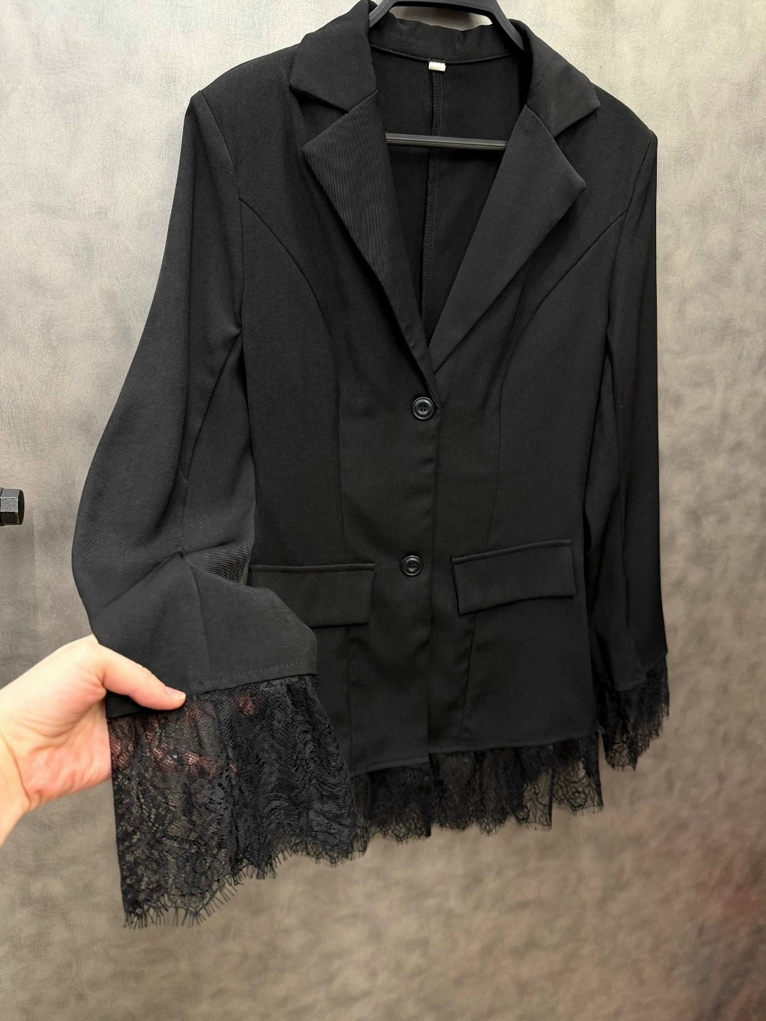 элегантный кружевной пиджак,жакет с кружевом,жакет деловой,жакет приталенный с кружевом,пиджак