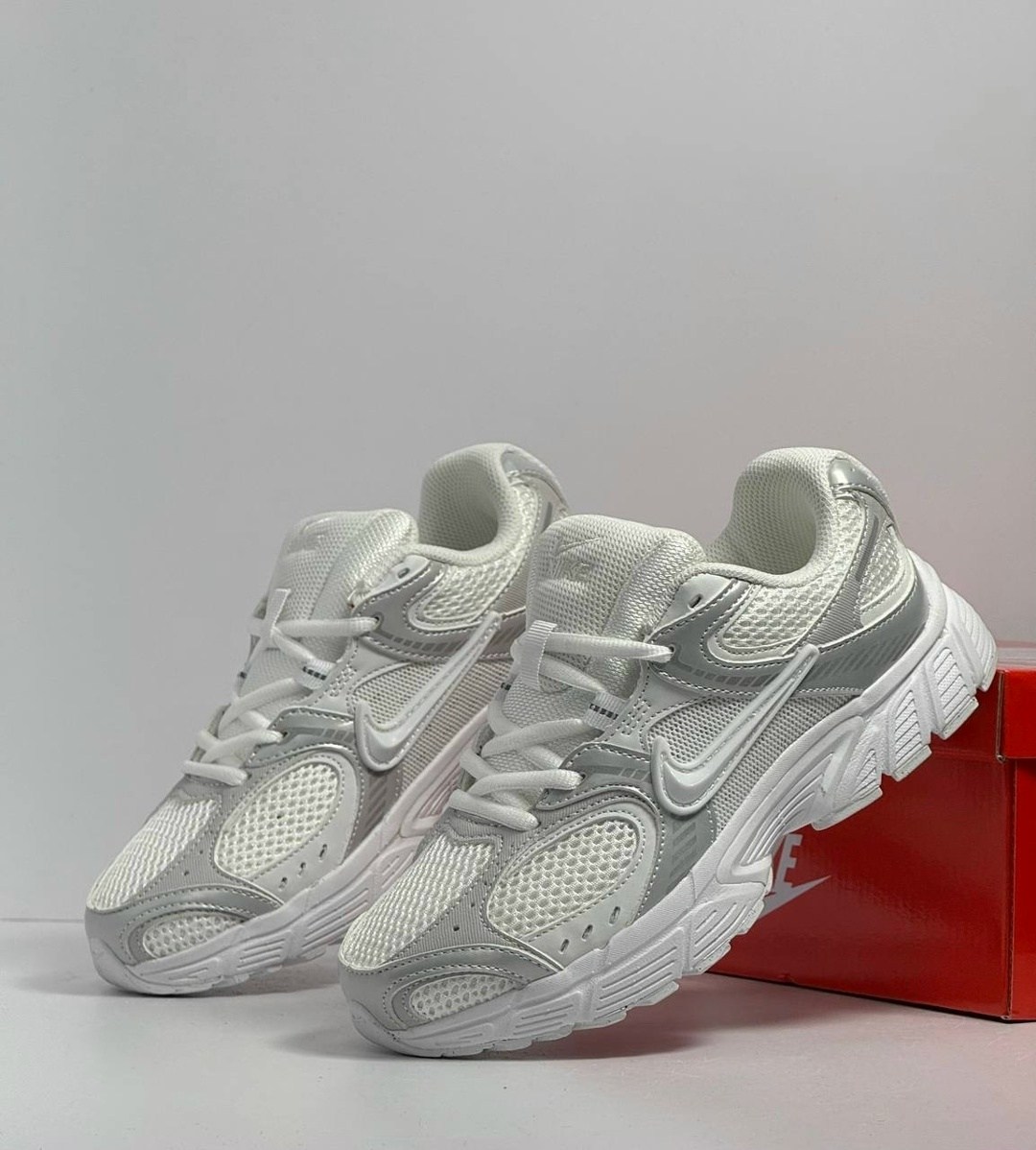 кроссовки,кроссовки nike,женские кроссовки,кроссовки nike v5 rnr white black silver,белые кроссовки nike