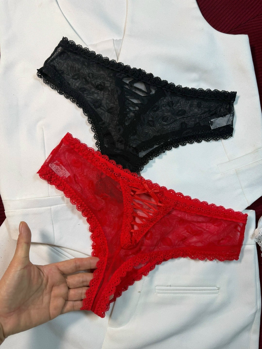 женские кружевные стринги,стринги кружевные,кружевные женские трусики,черные кружевные стринги женские,кружевные стринги с открытой промежностью