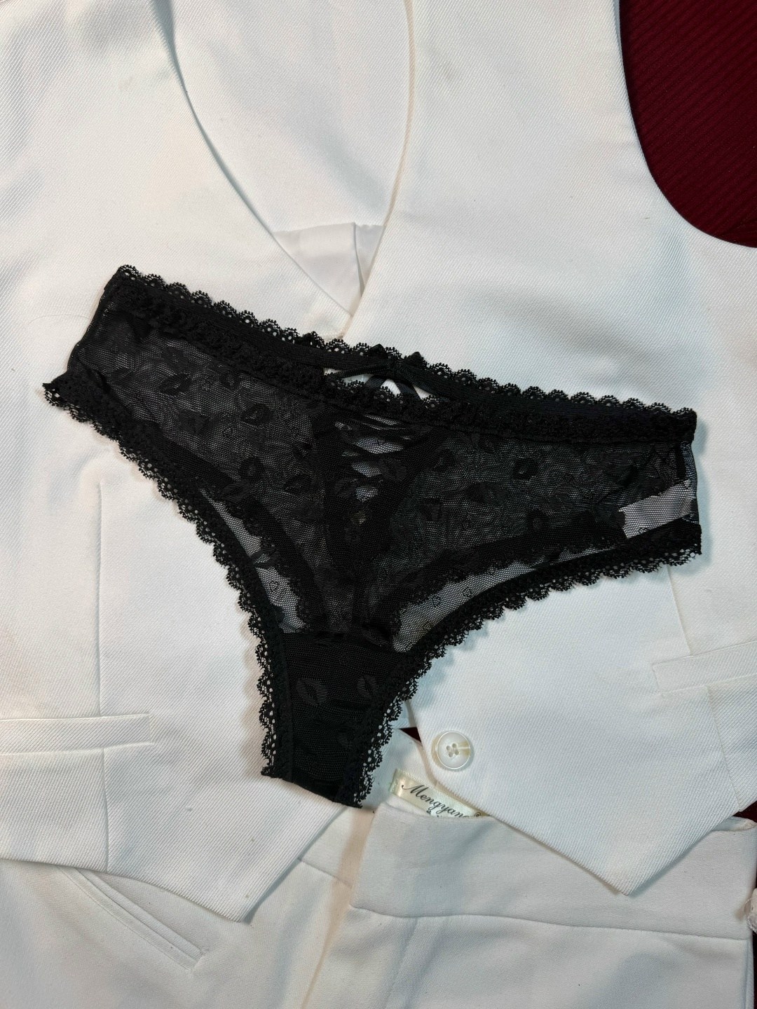женские кружевные стринги,стринги кружевные,кружевные женские трусики,черные кружевные стринги женские,кружевные стринги с открытой промежностью