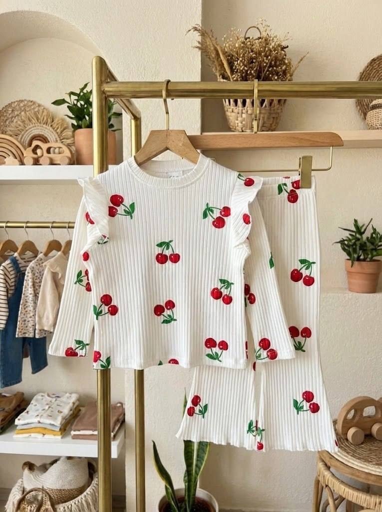 ребенок,одежда для девочки,костюм для девочек,детские комплекты,комплект для малыша