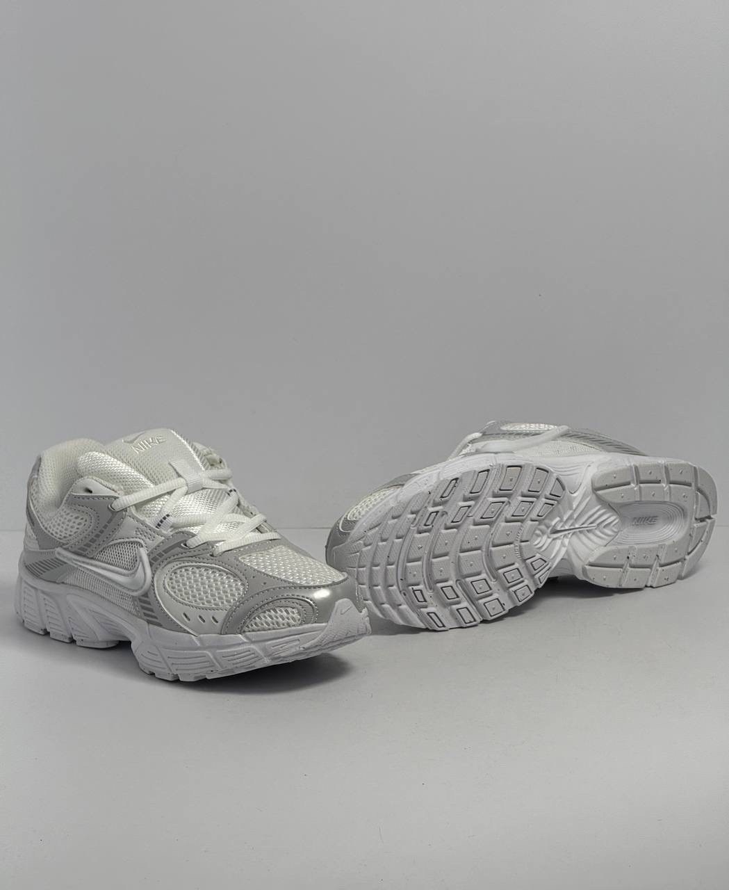 кроссовки,кроссовки nike,женские кроссовки,кроссовки nike v5 rnr white black silver,белые кроссовки nike