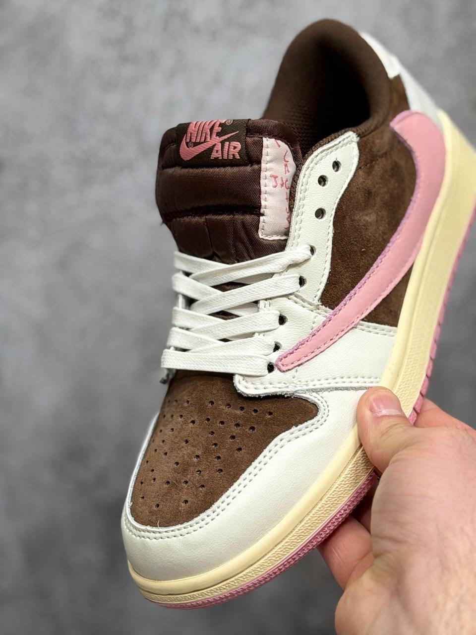 кроссовки nike travis scott x air jordan 1 low,кеды travis scott x air jordan 1 pink oxford,кроссовки nike air jordan 1 x travis scott,кроссовки nike air jordan 1 low travis scott,кроссовки nike travi