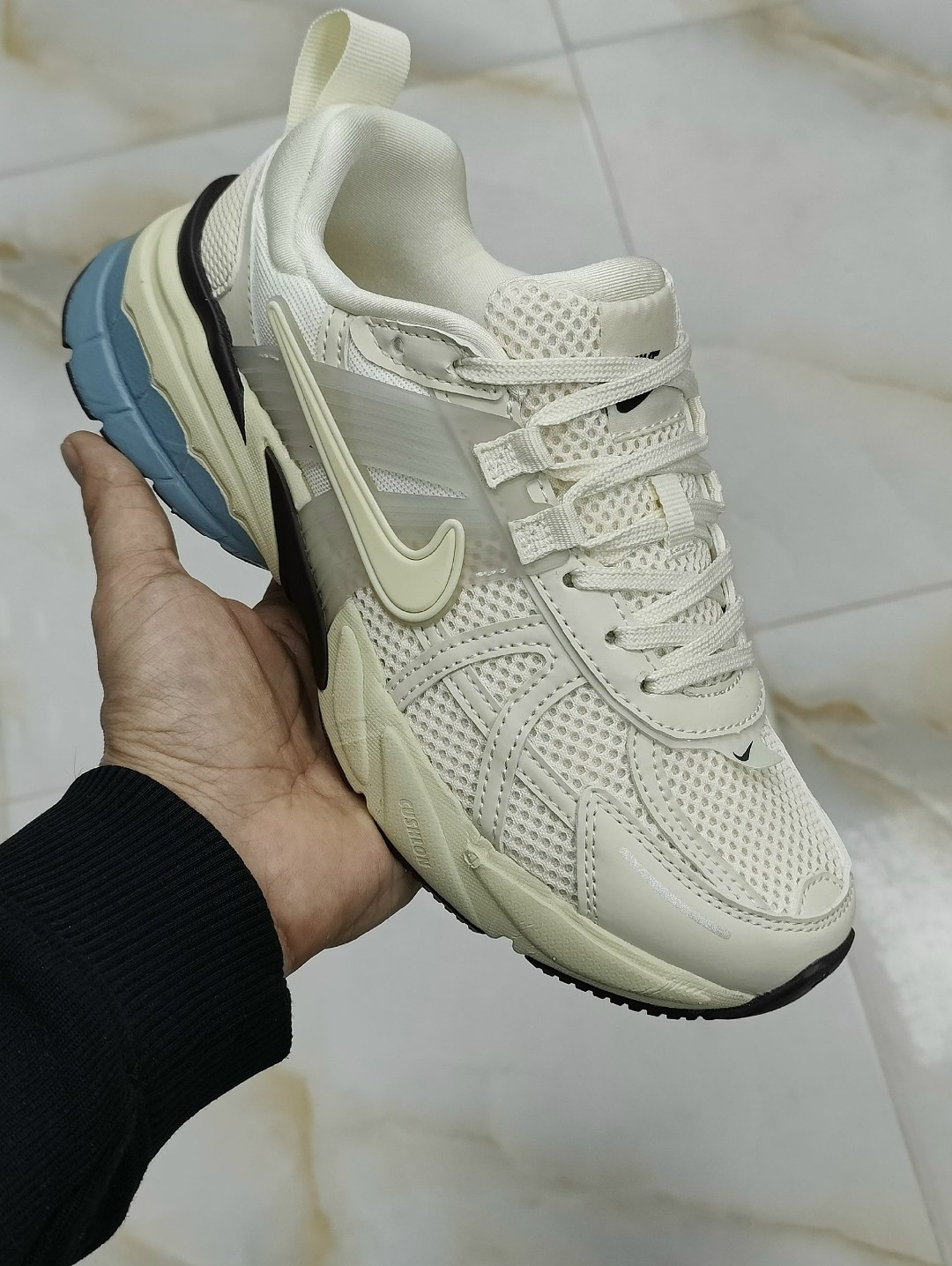 nike v2k run женские беговые кроссовки,кроссовки,женские кроссовки,кроссовки для бега initiator женские с низким верхом розовые/белые/серебристые nike,кроссовки nike