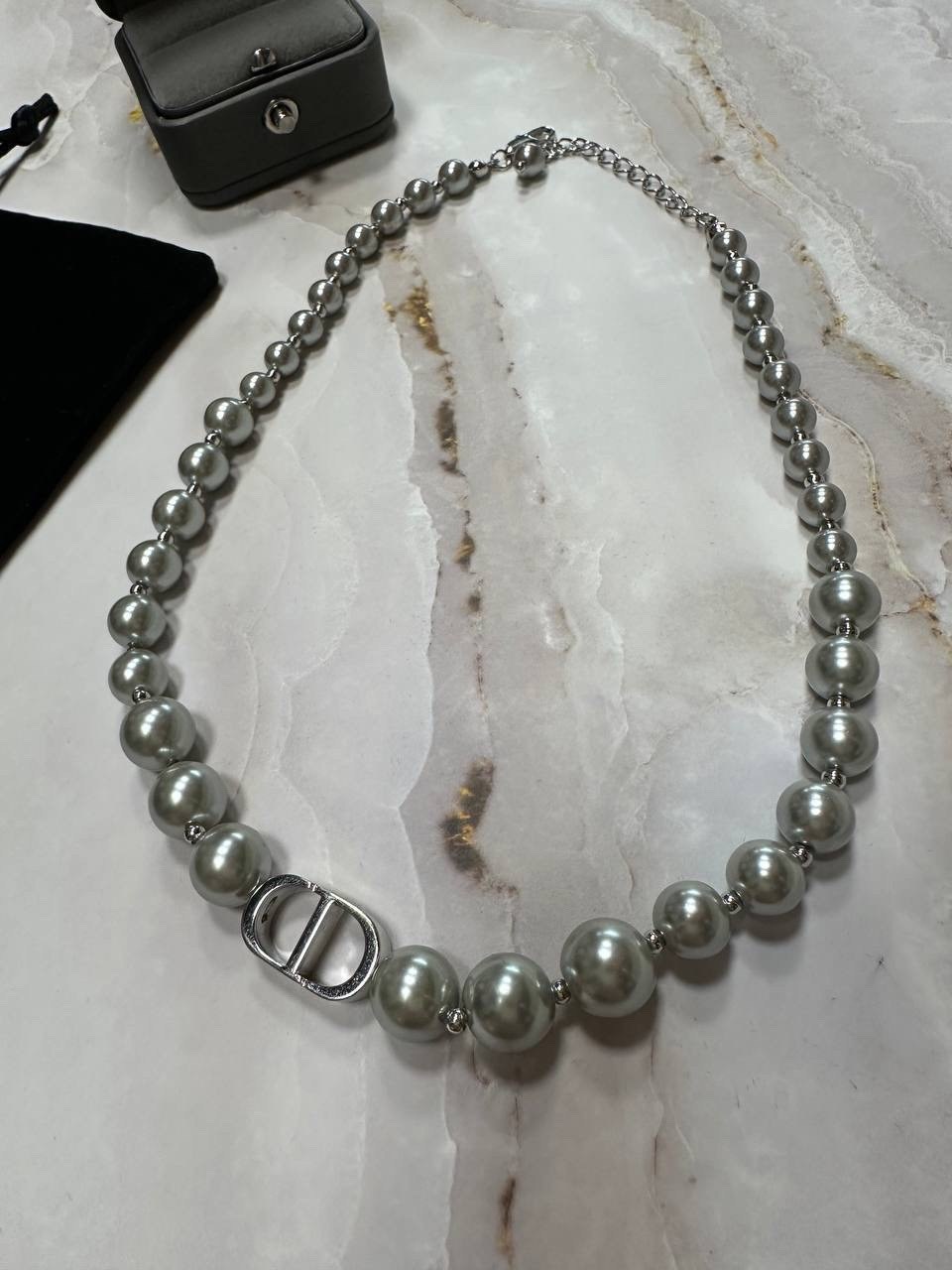 жемчужное ожерелье,ожерелье,жемчужный чокер диор,цепь кристиан диор,чокер цепочка с жемчужными бусинами ожерелье на шею