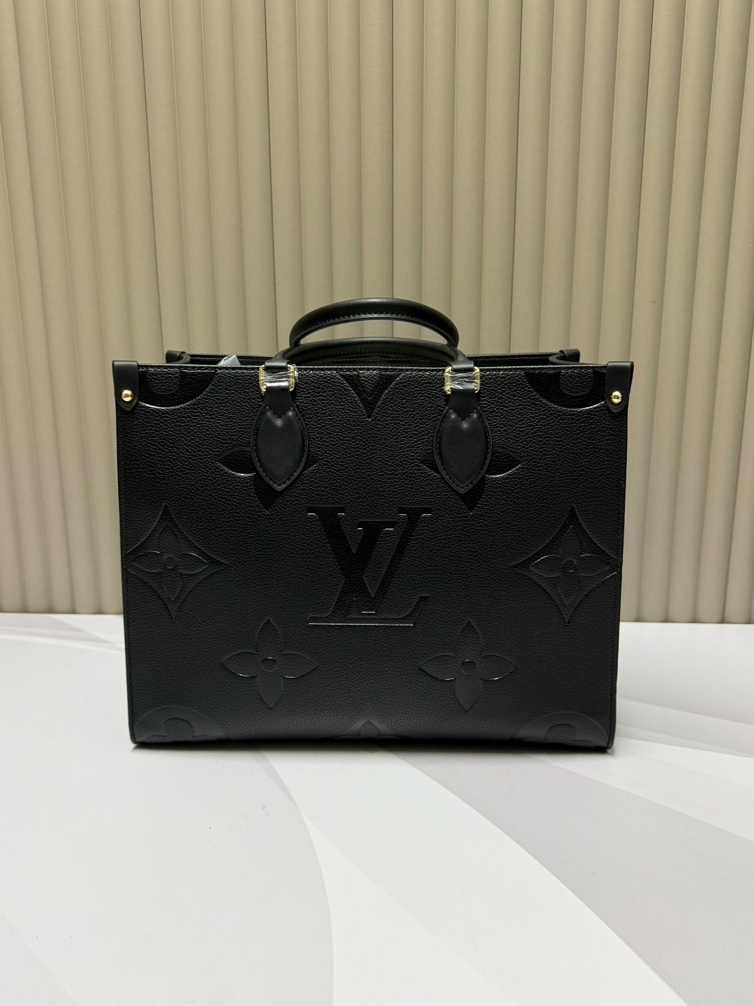 сумка louis vuitton,louis vuitton сумка женская,сумка шоппер луи виттон черная,сумка onthego pm louis vuitton,сумка луи виттон женская черная