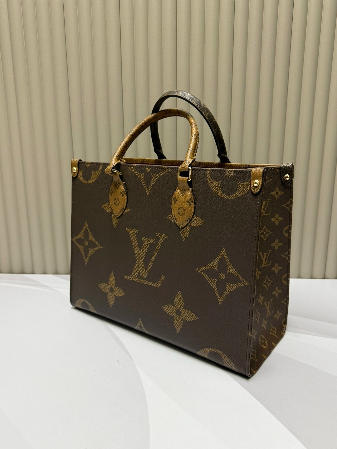 сумка женская louis vuitton,louis vuitton сумка,сумка луи виттон,самая дорогая сумка луи виттон,сумка луи виттон onthego gm