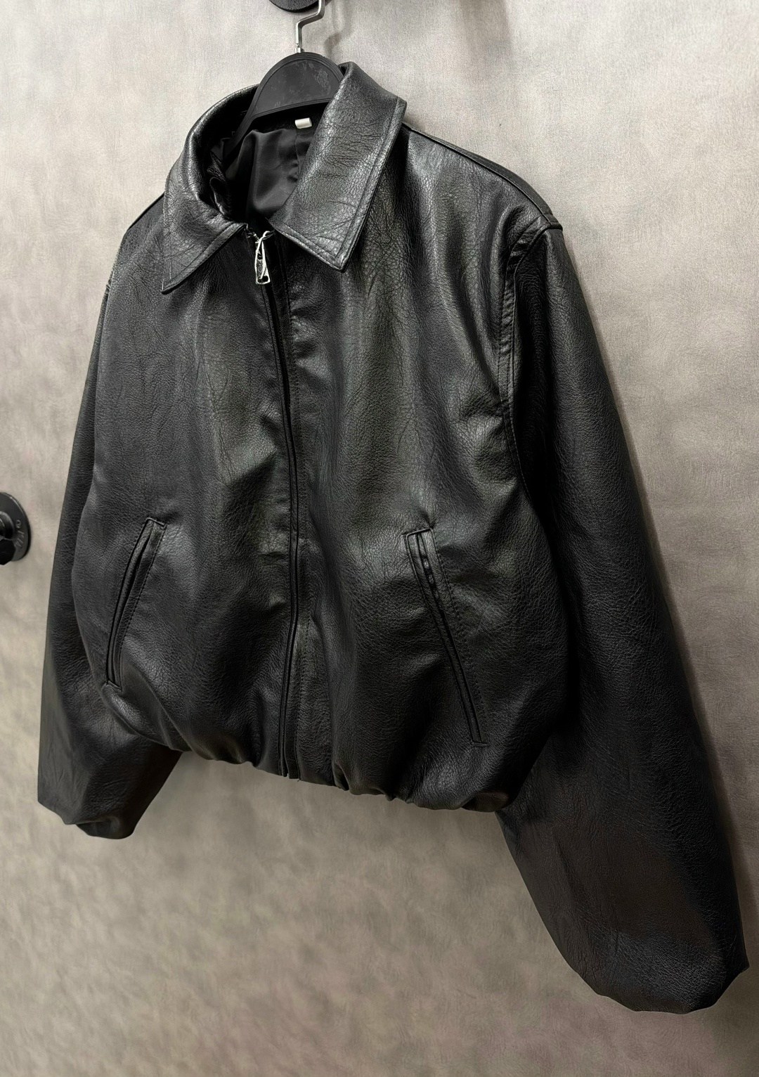 кожаная куртка,женская кожаная куртка,женская куртка из искусственной кожи,кожаная куртка оверсайз,куртка-косуха