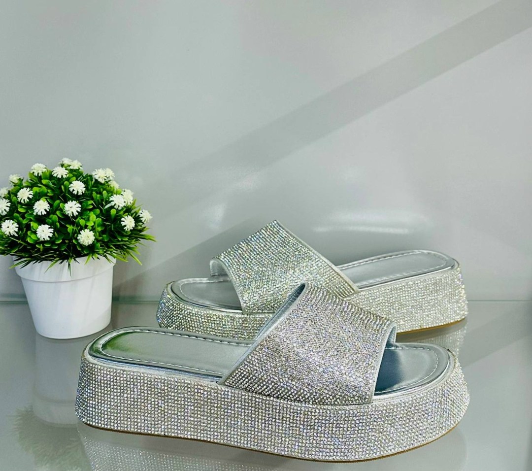 ,шлёпанцы женские,шлепанцы со стразами, женская,босоножки со стразами