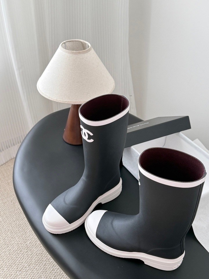 резиновые сапоги шанель,резиновые сапоги chanel,сапоги chanel,шанель сапоги резиновые защита от дождя и снега,женские резиновые сапоги chanel