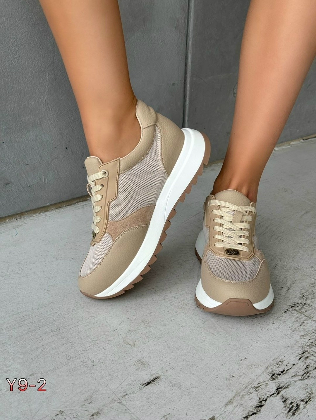 ,кроссовки женскиe,кроссовки черные,кроссовки для женщин,черные женские кроссовки