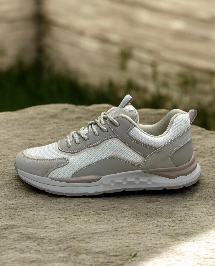 кроссовки,кроссовки повседневные,модные кроссовки,кроссовки удобные,спортивная