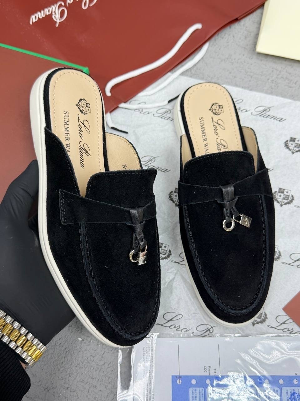 loro piana мюли,лоферы loro piana,лоферы женские loro piana,сабо loro piana,женские замшевые мюли loro piana бежевые