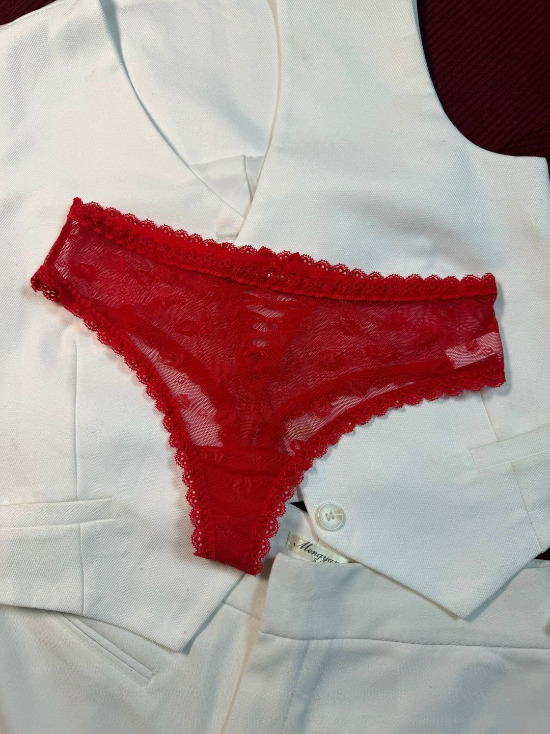 женские кружевные стринги,стринги кружевные,кружевные женские трусики,черные кружевные стринги женские,кружевные стринги с открытой промежностью