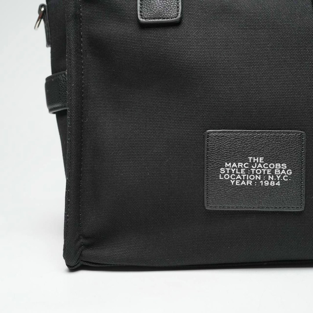 сумка тоут marc jacobs,женская сумка тоут marc jacobs,сумка marc jacobs the tote bag,marc jacobs сумка на плечо тоут,тканевая сумка на плечо marc jacobs tote bag бело-черный