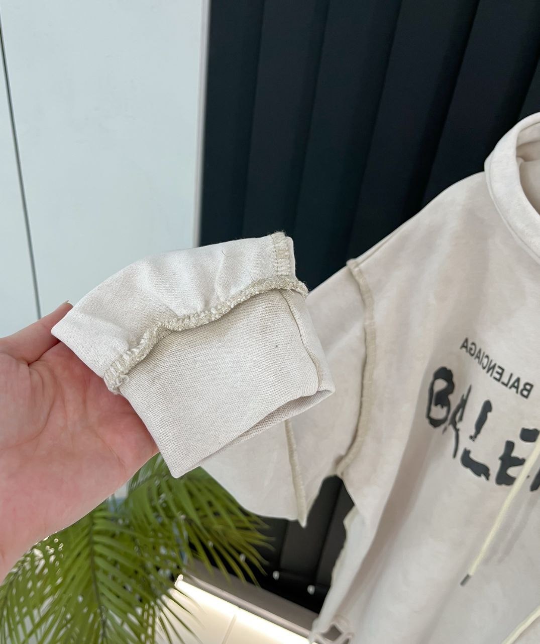 свитер оверсайз,свитер рваный оверсайз с дырками белый женский,свитер в стиле оверсайз,кофта оверсайз с принтом,свитер оверсайз удлиненный nagoта