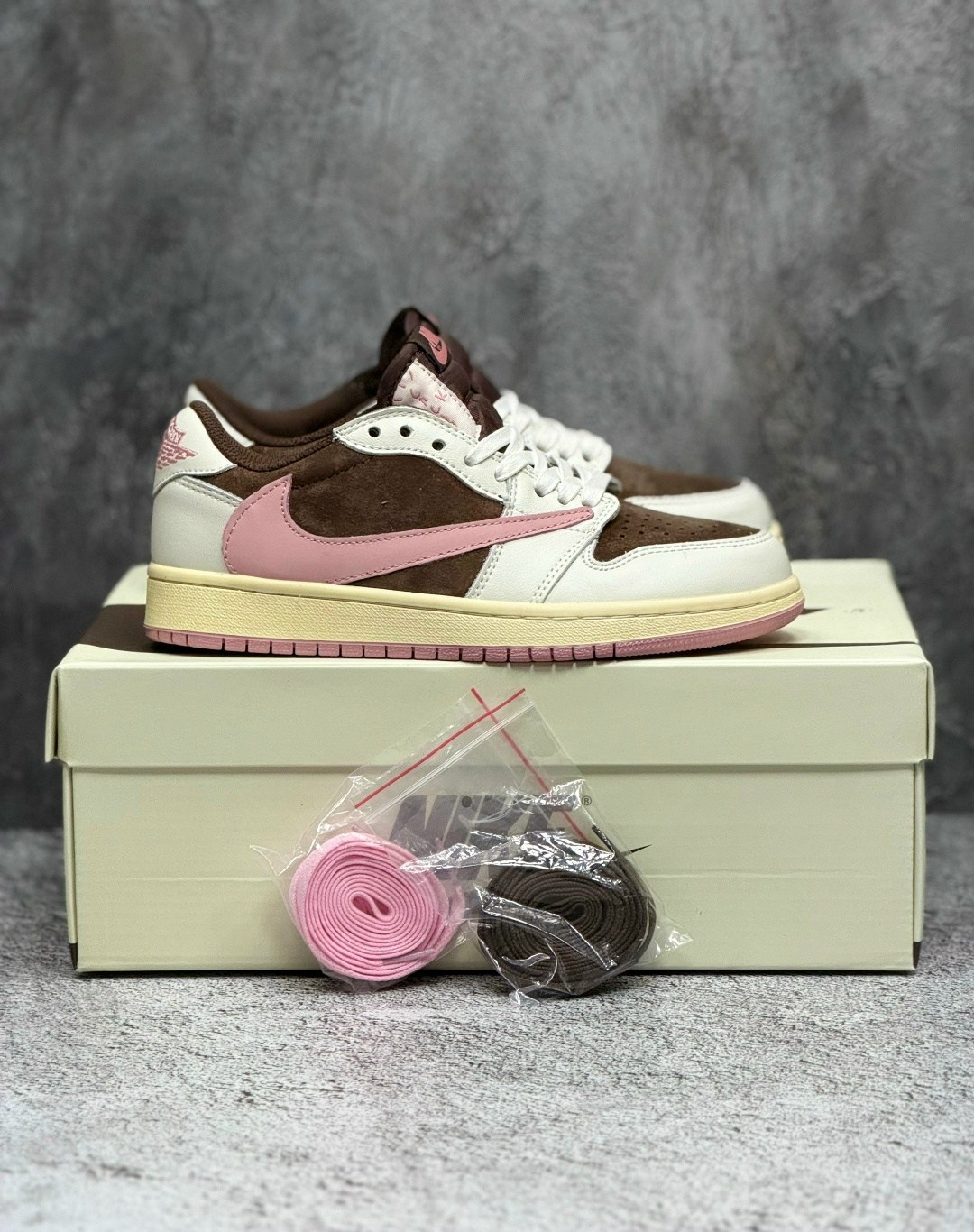 кеды travis scott x air jordan 1 pink oxford,кроссовки nike travis scott x air jordan 1 low,nike air jordan 1 low x travis scott,кроссовки nike air jordan 1 low travis scott,nike air jordan 1 low trav