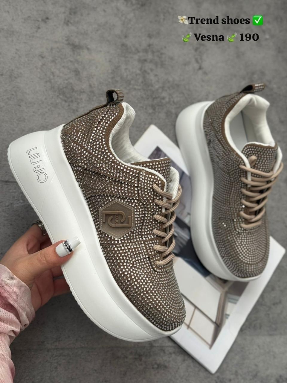 ,женские кроссовки,женская ,кроссовки эко кожа,модные кроссовки