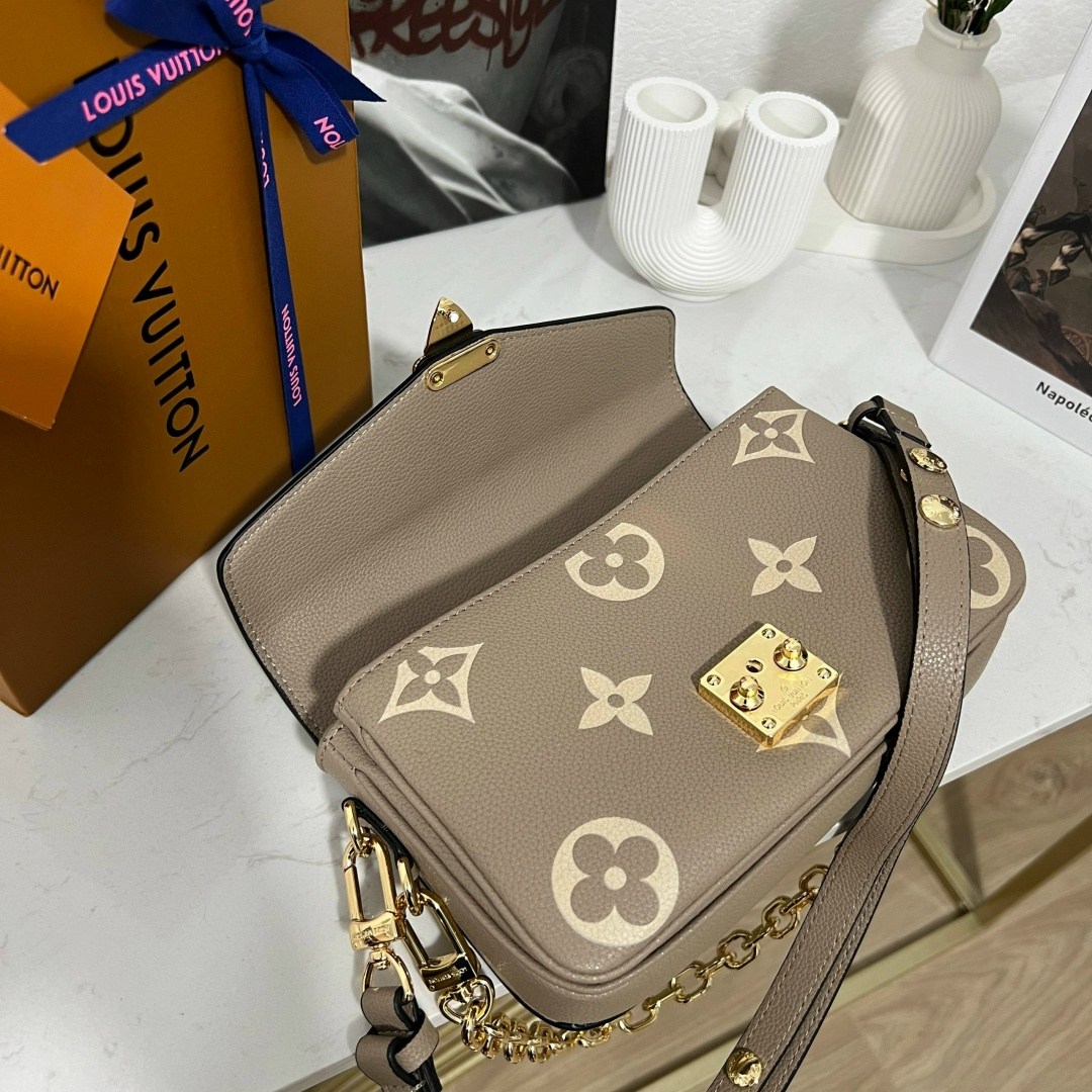 сумка louis vuitton,луи виттон сумка,сумка женская louis vuitton,сумка модная,сумка louis vuitton pochette metis east west