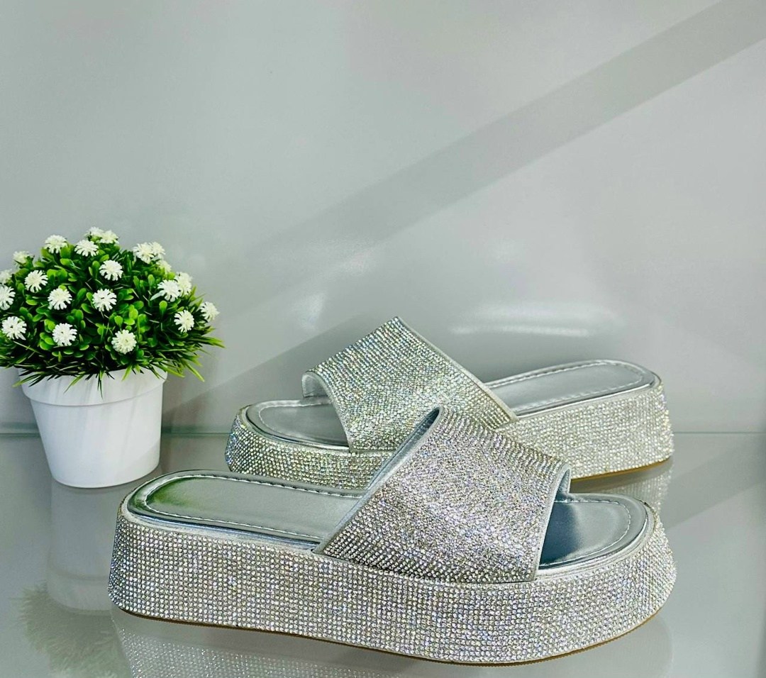 ,шлёпанцы женские,босоножки со стразами,шлепанцы со стразами,шлепанцы на платформе