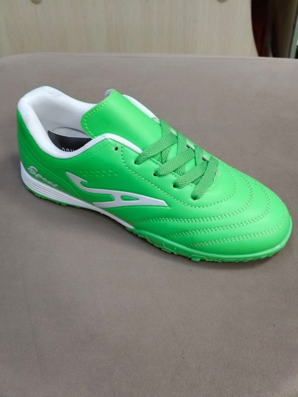 футбольная ,футбольная бутса,мужская футбольная , для футбола,кроссовки футбольные