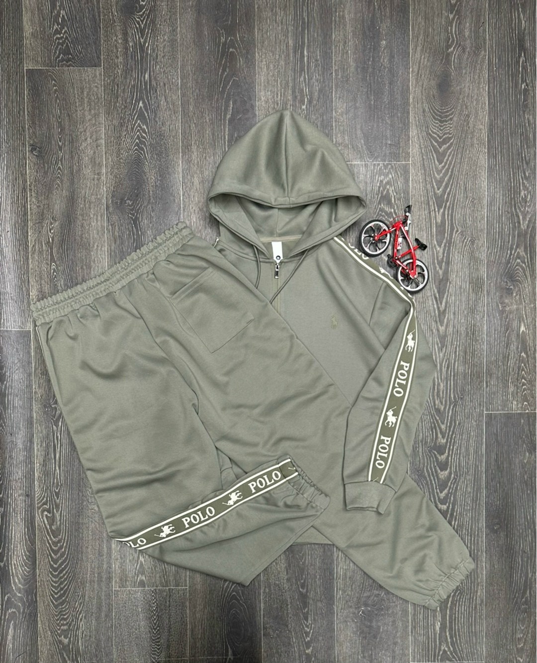 спортивный костюм dolce gabbana мужской,мужской спортивный костюм,спортивный костюм,костюм дольче габбана мужской,спортивный костюм дольче габбана мужской