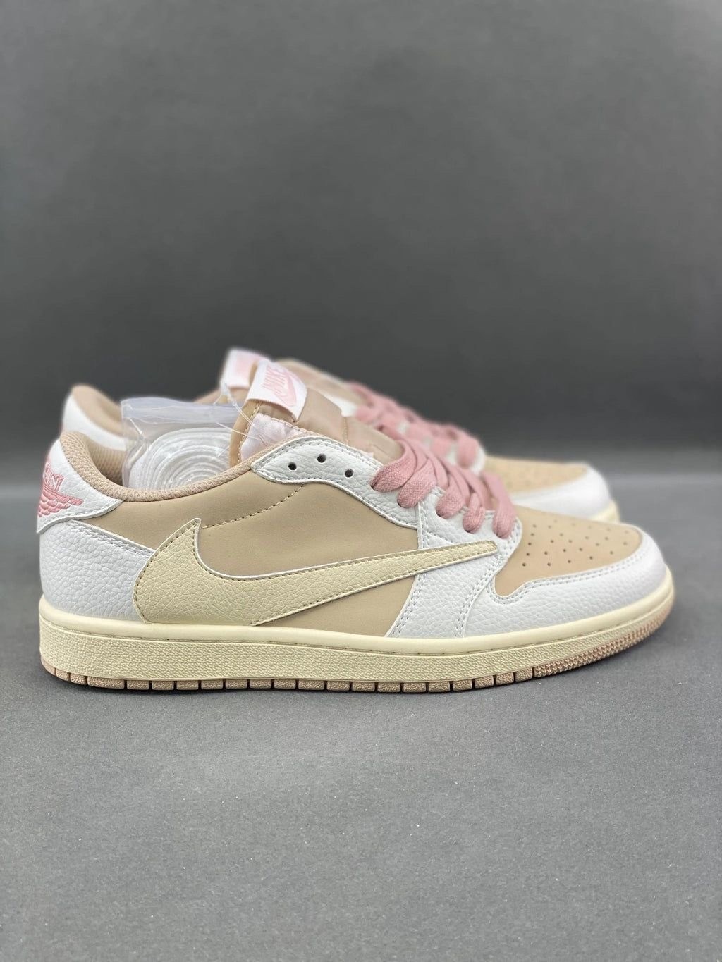 кроссовки travis scott x air jordan 1 low,nike air jordan 1 low travis scott reverse mocha,air jordan 1 low travis scott,nike air jordan 1 travis scott low,кроссовки nike air jordan 1 low x travis sco