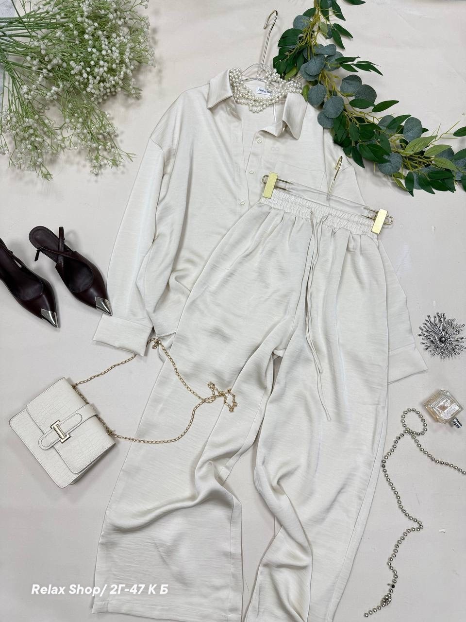 атласный костюм,шелковый брючный костюм,атласный брючный костюм,брючный костюм,костюм брючный шёлк "шоколад"