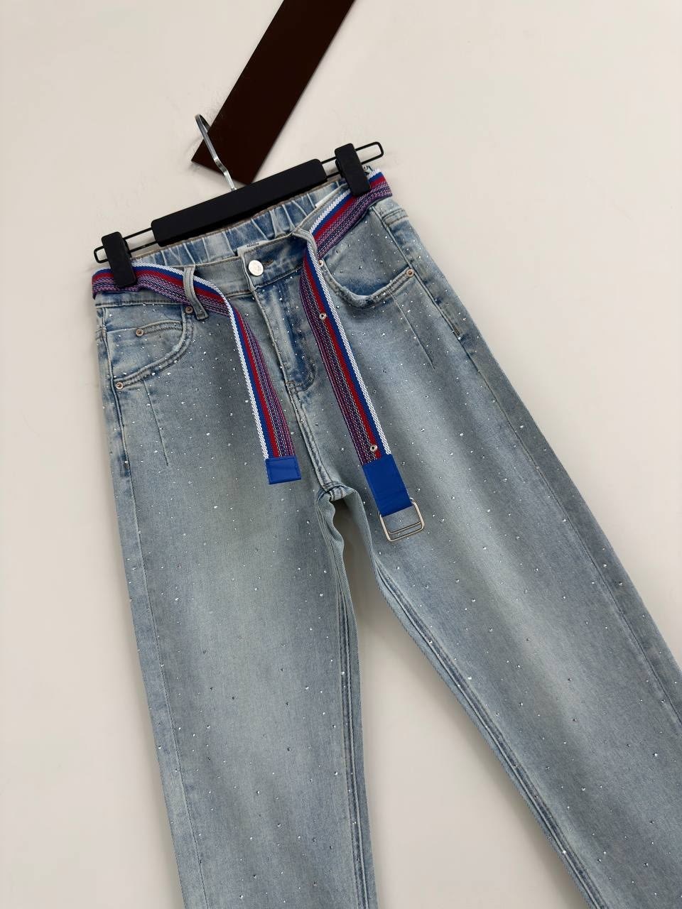 джинсы женский,джинсы со стразами женские,джинсы стразы,узкие джинсы со стразами,джинсы джинсы