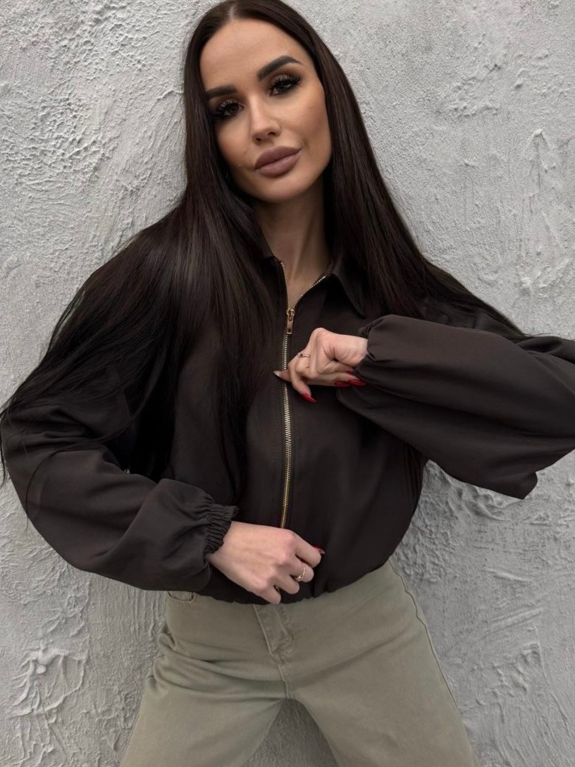 куртка бомбер,куртка бомбер женская,бежевый бомбер,куртка свободного кроя,кожаная куртка