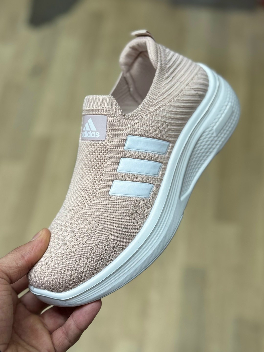 спортивная ,удобные кроссовки,кроссовки,женские кроссовки,повседневные кроссовки