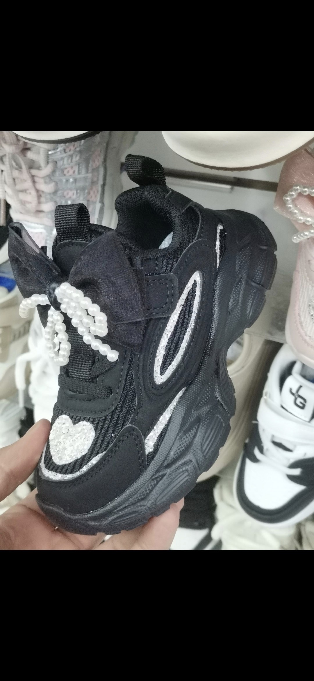 ,детские кроссовки,кроссовки модные,женские кроссовки,спортивная