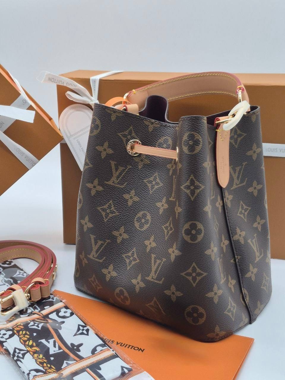 женская сумка louis vuitton,сумка ведро луи виттон,сумка луи виттон,louis vuitton сумка,louis vuitton сумка на плечо
