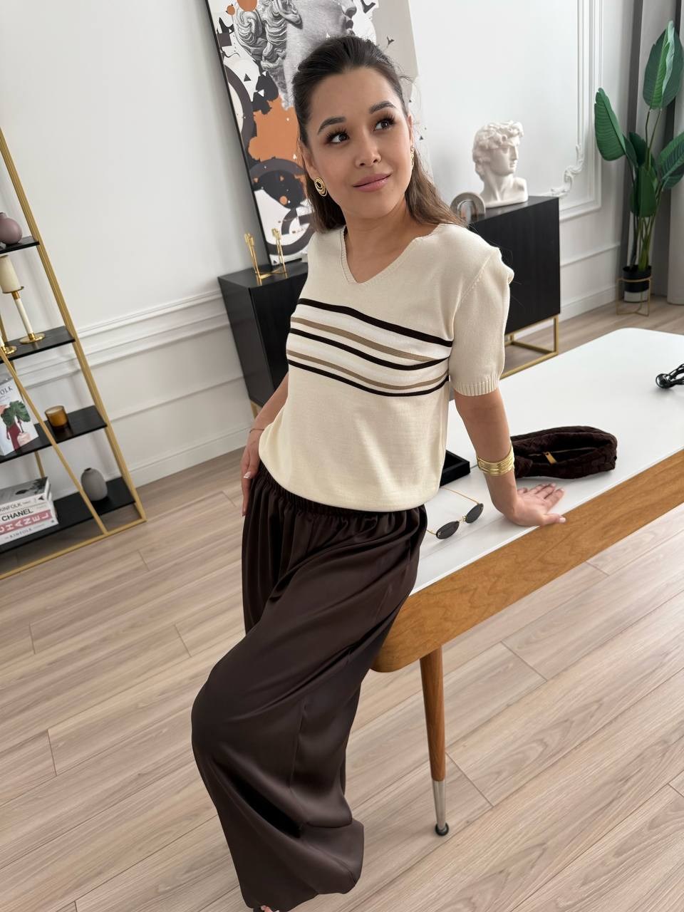 брюки женские палаццо,джемпер бежевый,брюки палаццо,трикотажный джемпер,джемпер