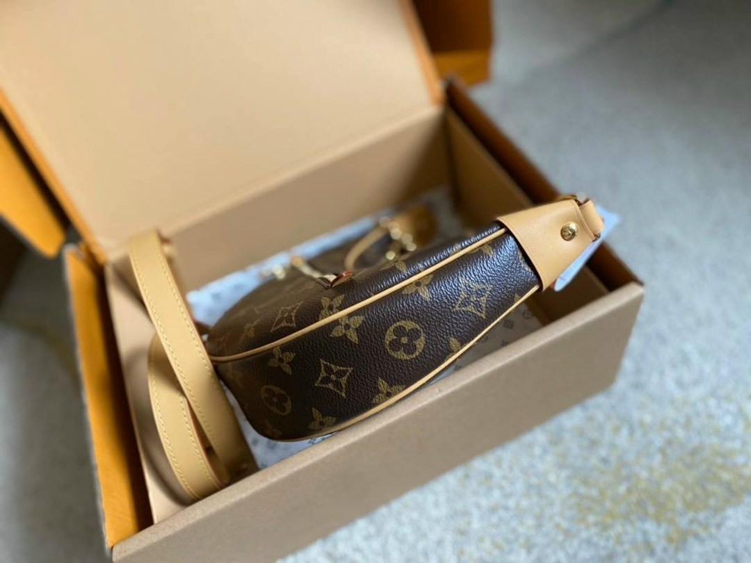 сумка на плечо louis vuitton,сумка луи виттон полумесяц,cумка louis vuitton,женская сумка louis vuitton,louis vuitton сумка полумесяц на плечо