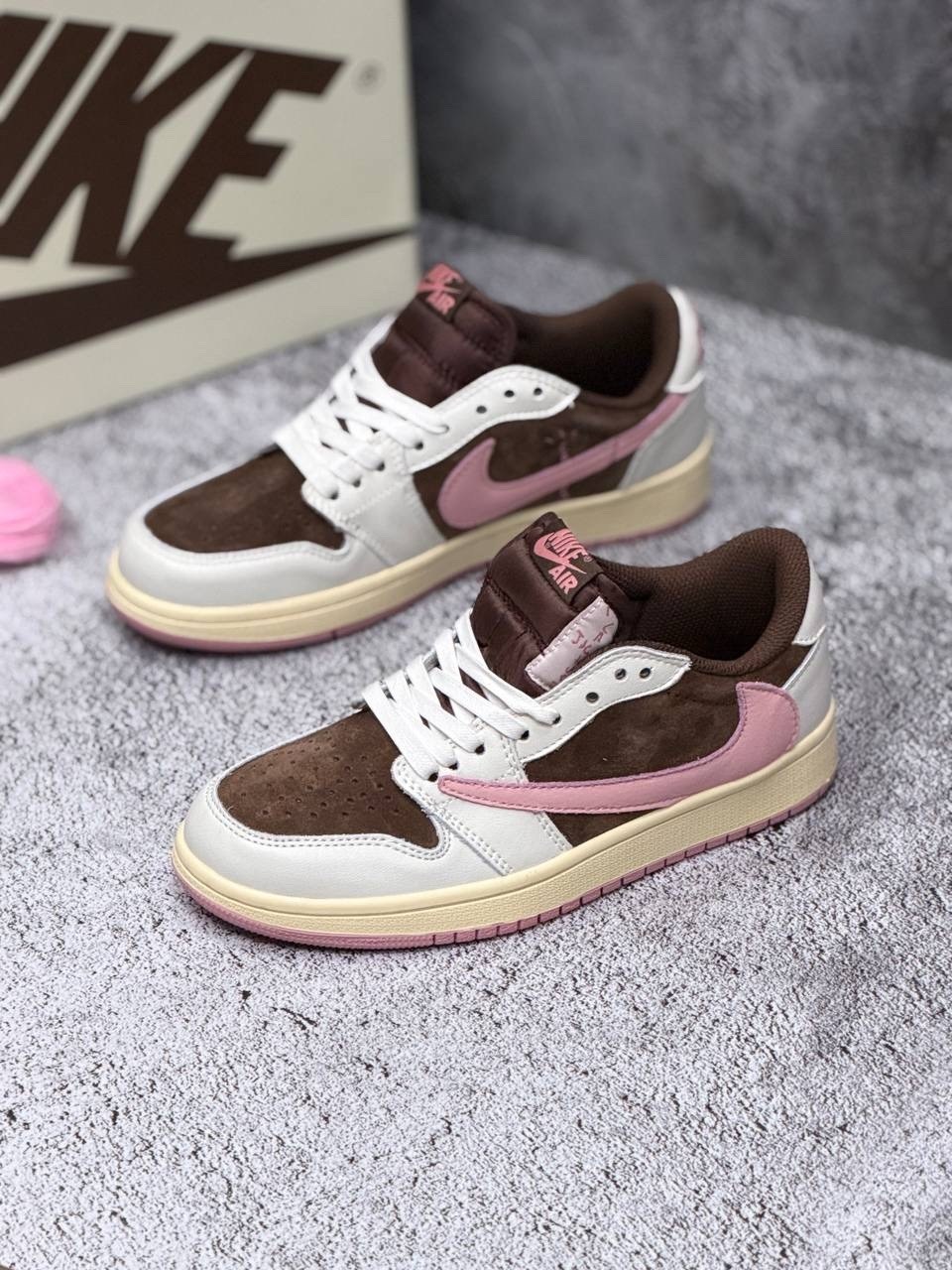 кроссовки nike travis scott x air jordan 1 low,кеды travis scott x air jordan 1 pink oxford,кроссовки nike air jordan 1 x travis scott,кроссовки nike air jordan 1 low travis scott,кроссовки nike travi