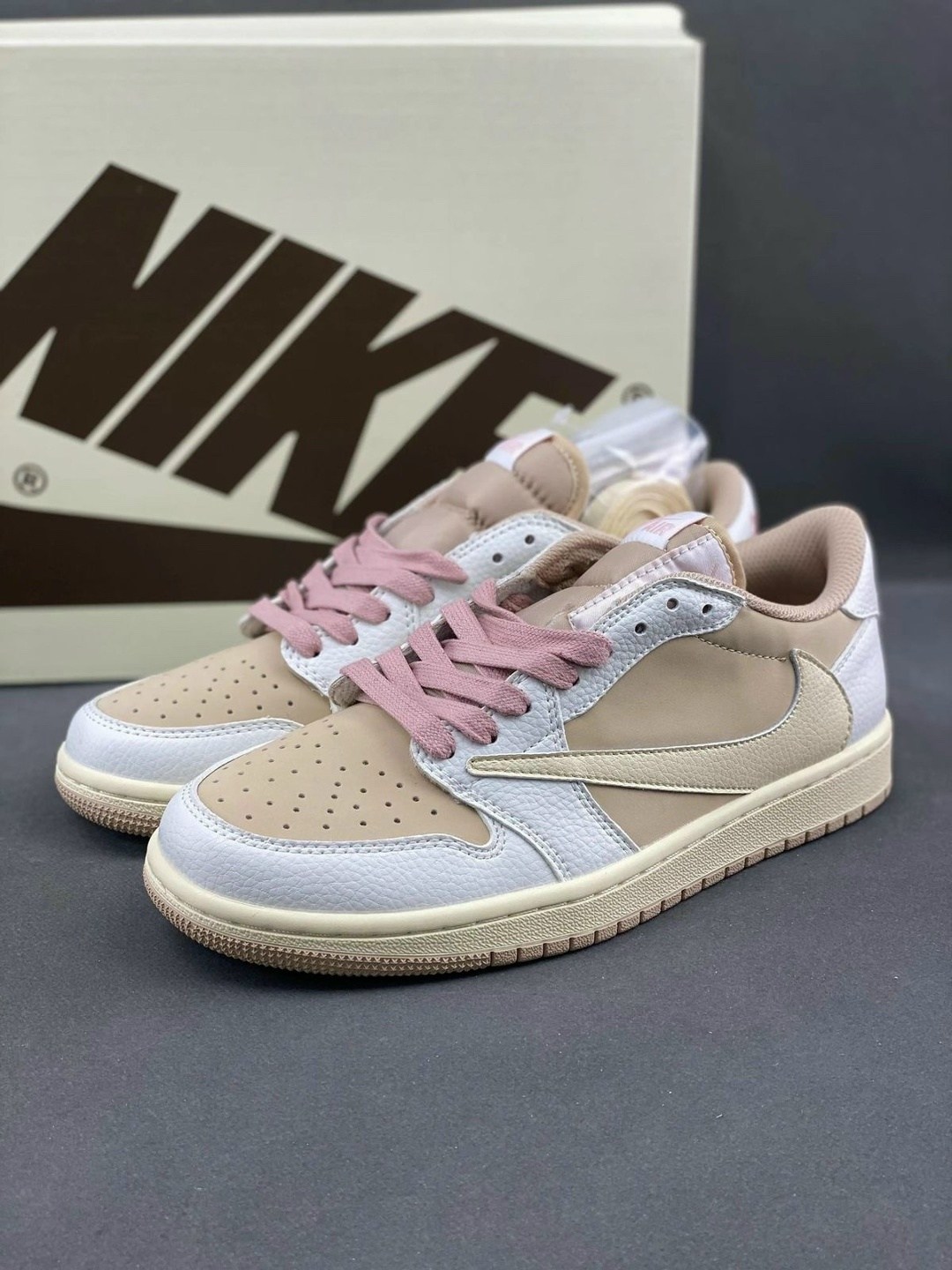 кроссовки travis scott x air jordan 1 low,nike air jordan 1 low travis scott reverse mocha,air jordan 1 low travis scott,nike air jordan 1 travis scott low,кроссовки nike air jordan 1 low x travis sco