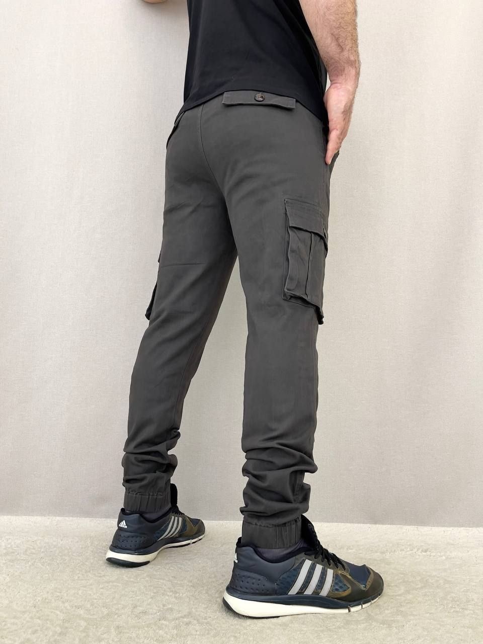джоггеры мужские,мужские брюки джоггеры,брюки джоггеры,джоггеры серые,брюки джоггеры карго