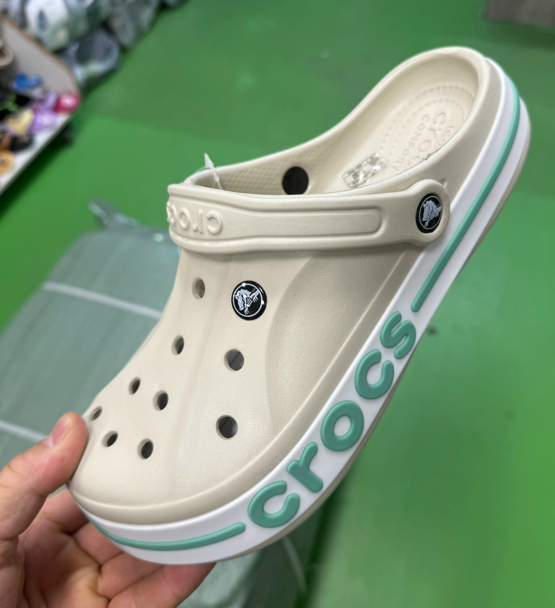 сабо crocs,crocs мужские,кроксы мужские,crocs сабо мужские,сабо кроксы crocs sarah clog crocs цвет светло-коричневый, белый