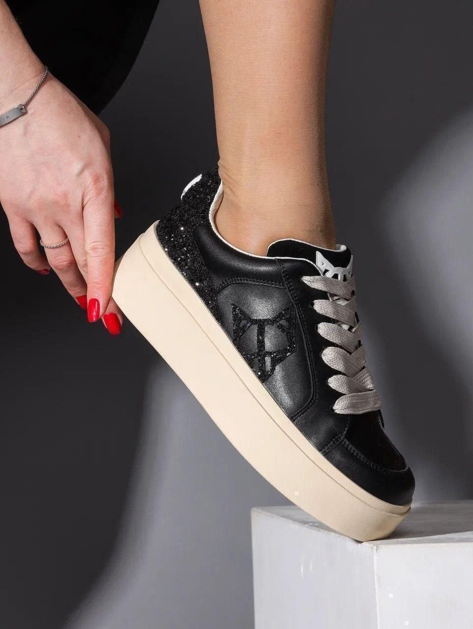 ,чёрные кеды с белой подошвой женские,кеды женски,черные кеды с белой подошвой,кроссовки женскиe