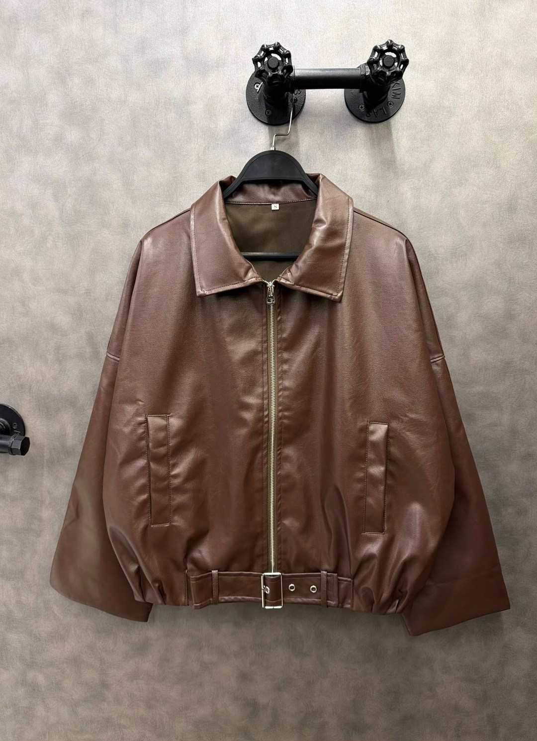 кожаная куртка,куртка модная,кожаная куртка с капюшоном,куртка бомбер,женская кожаная куртка