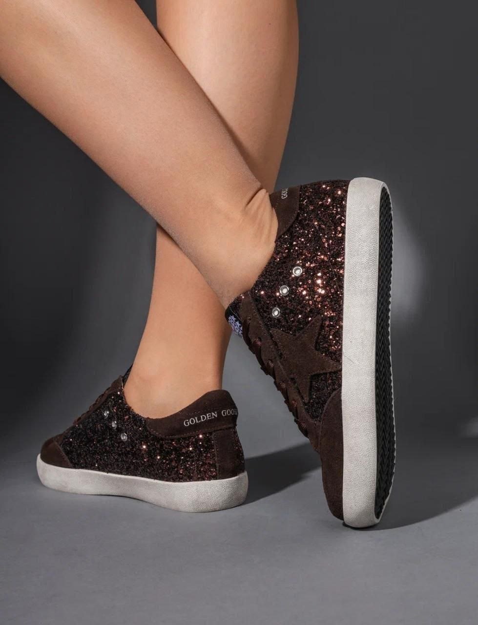 кроссовки golden goose с пайетками на платформе,,кроссовки golden goose,женская ,коричневые кроссовки