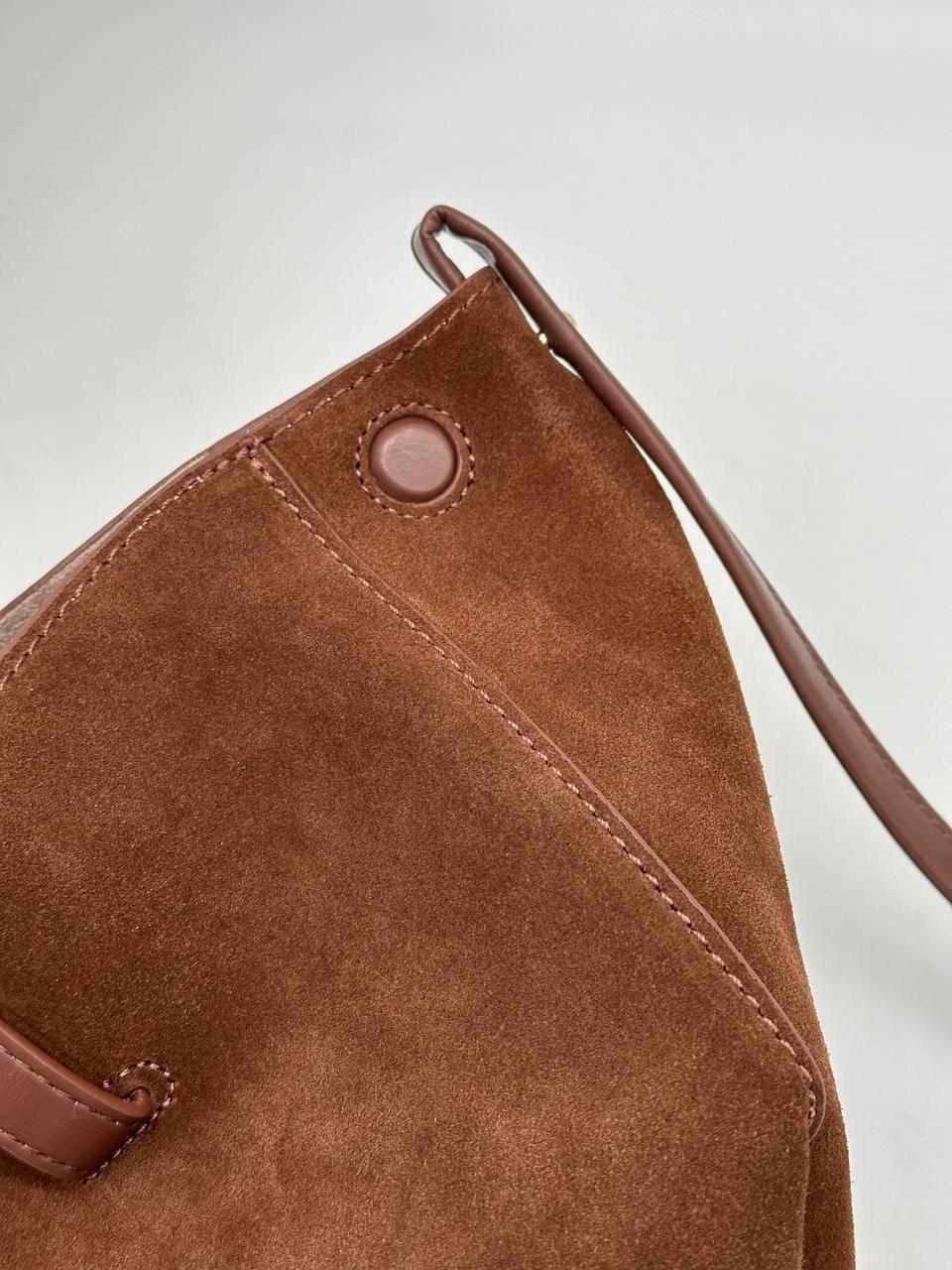 сумка polene cyme mini из натуральной замши,сумка замшевая большая polene mi ya,сумка polene натуральная замша 30х23,сумка polene замша,сумка натуральная замшевая женская