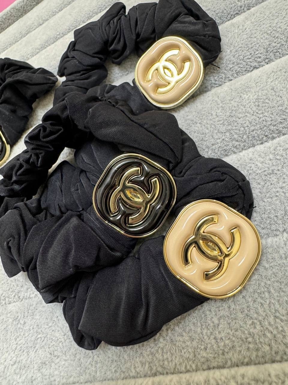 резинка для волос chanel,резинка для волос,резинка для волос шанель,аксессуары для женщин,резинка для волос аксессуар