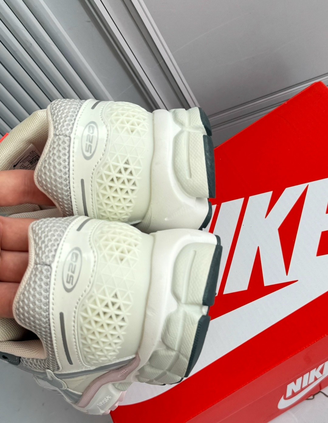 женские кроссовки nike air zoom vomero 5,женские кроссовки nike,кроссовки nike air zoom vomero 5,кроссовки nike zoom vomero 5,женские кроссовки