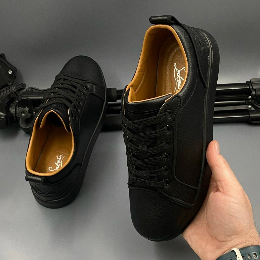 ,christian louboutin mens louis junior flat black leather low top sneakers,кроссовки christian louboutin louis junior flat low black,christian louboutin louis junior flat calf black sneakers,мужс