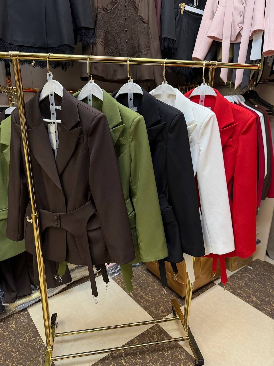 жакет,красный жакет,красный пиджак женский,приталенный жакет,женский пиджак