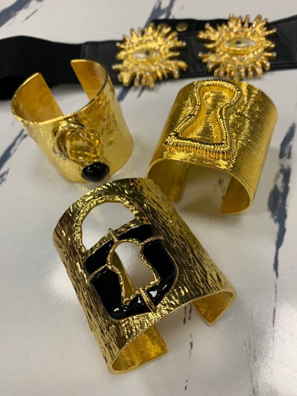 широкие браслеты,металлические браслеты-манжеты золотого цвета,ювелирные браслет,браслет,ювелирное украшение
