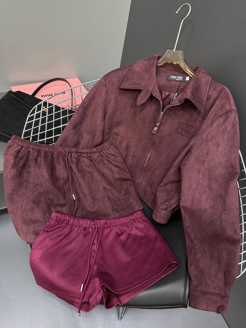 костюм с юбкой,женские костюмы с юбкой,костюм юбка и пиджак,костюм из микровельвета,вельветовый костюм с юбкой